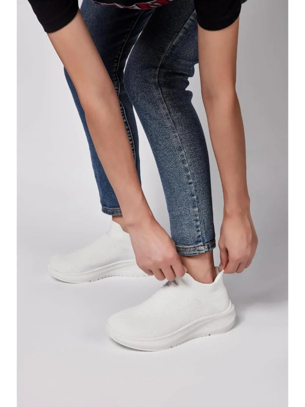 Women's White Comfort Lightweight Sock Work Mesh Slip on Casual Sneaker Shoes